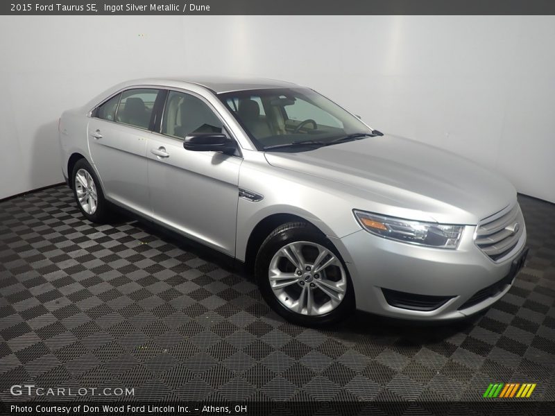 Ingot Silver Metallic / Dune 2015 Ford Taurus SE