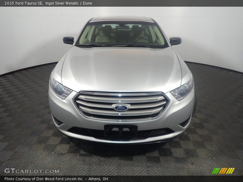 Ingot Silver Metallic / Dune 2015 Ford Taurus SE