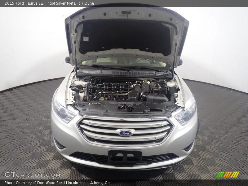 Ingot Silver Metallic / Dune 2015 Ford Taurus SE