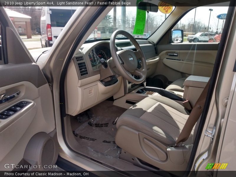 Light Sandstone Pearl / Pastel Pebble Beige 2010 Jeep Liberty Sport 4x4