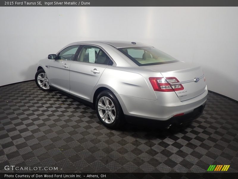 Ingot Silver Metallic / Dune 2015 Ford Taurus SE