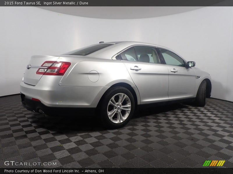 Ingot Silver Metallic / Dune 2015 Ford Taurus SE