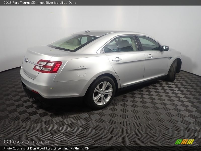 Ingot Silver Metallic / Dune 2015 Ford Taurus SE