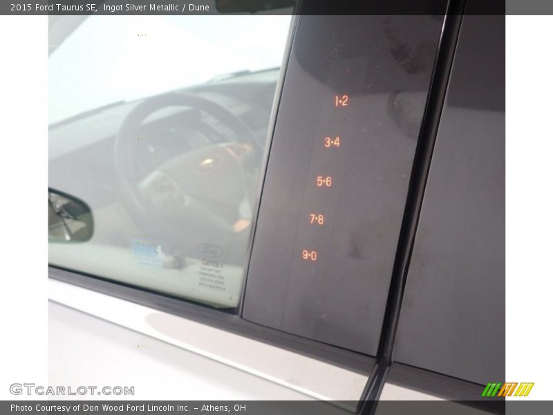 Ingot Silver Metallic / Dune 2015 Ford Taurus SE