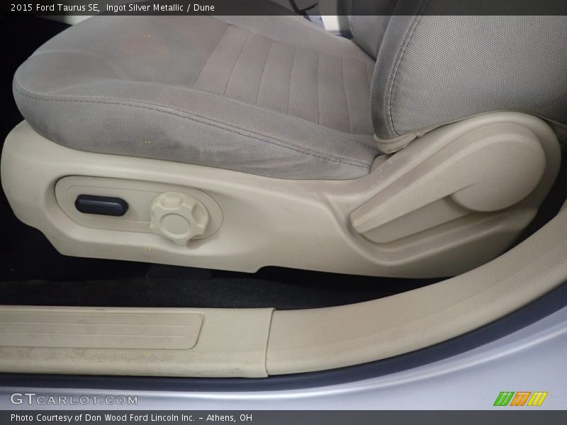 Ingot Silver Metallic / Dune 2015 Ford Taurus SE