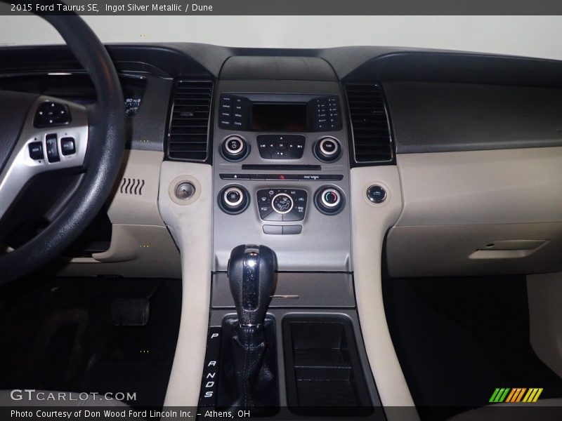 Ingot Silver Metallic / Dune 2015 Ford Taurus SE