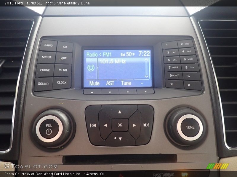 Ingot Silver Metallic / Dune 2015 Ford Taurus SE