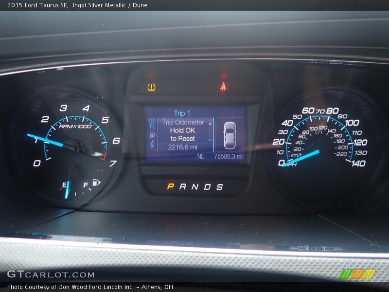 Ingot Silver Metallic / Dune 2015 Ford Taurus SE