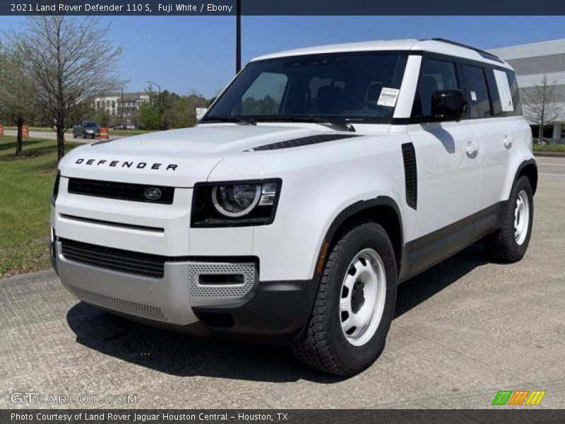 Front 3/4 View of 2021 Defender 110 S