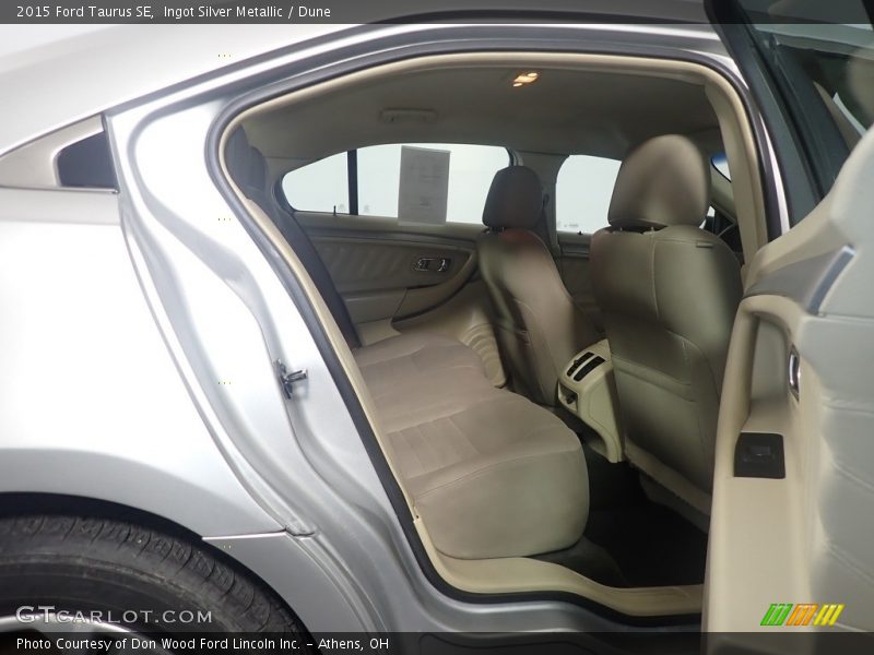 Ingot Silver Metallic / Dune 2015 Ford Taurus SE