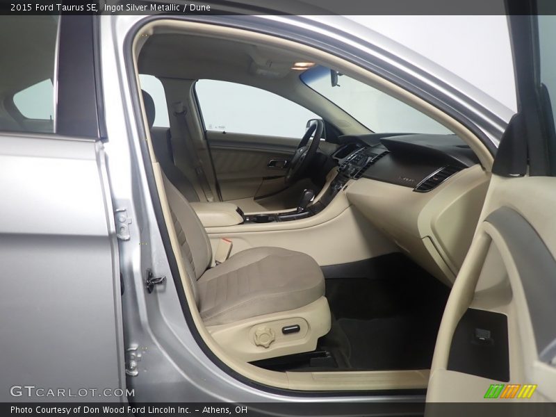 Ingot Silver Metallic / Dune 2015 Ford Taurus SE