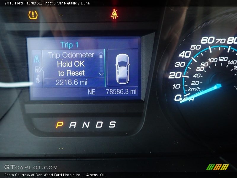 Ingot Silver Metallic / Dune 2015 Ford Taurus SE