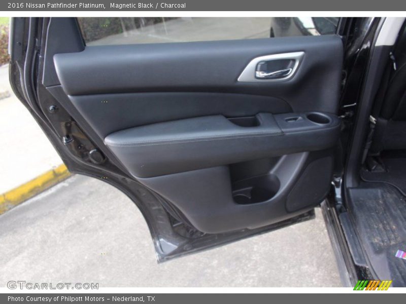 Magnetic Black / Charcoal 2016 Nissan Pathfinder Platinum