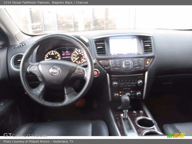 Magnetic Black / Charcoal 2016 Nissan Pathfinder Platinum