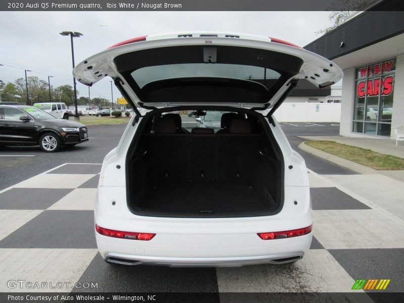 Ibis White / Nougat Brown 2020 Audi Q5 Premium quattro