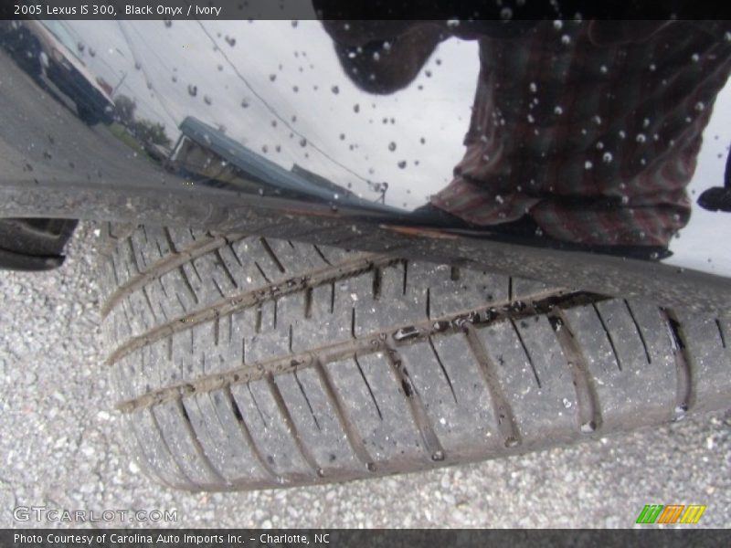 Black Onyx / Ivory 2005 Lexus IS 300