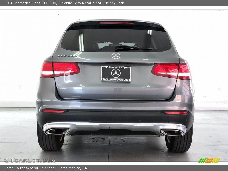 Selenite Grey Metallic / Silk Beige/Black 2018 Mercedes-Benz GLC 300