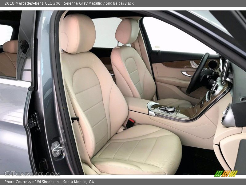 Selenite Grey Metallic / Silk Beige/Black 2018 Mercedes-Benz GLC 300