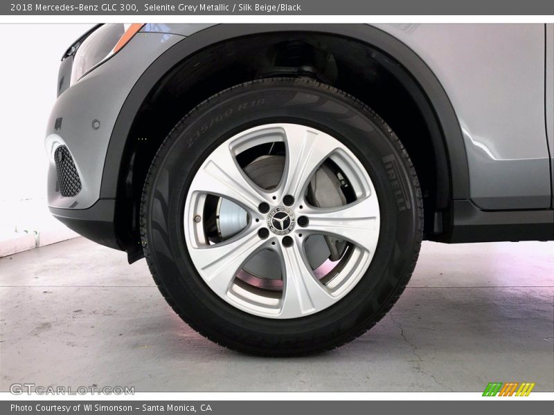 Selenite Grey Metallic / Silk Beige/Black 2018 Mercedes-Benz GLC 300
