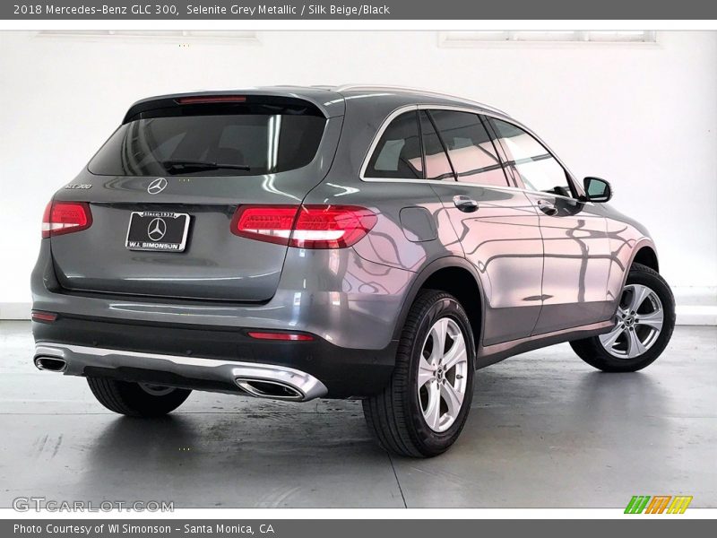 Selenite Grey Metallic / Silk Beige/Black 2018 Mercedes-Benz GLC 300