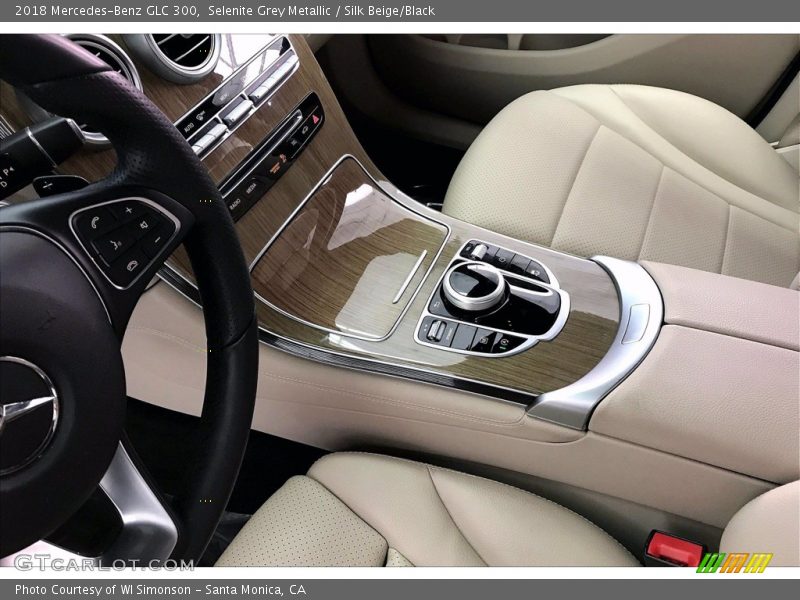 Selenite Grey Metallic / Silk Beige/Black 2018 Mercedes-Benz GLC 300