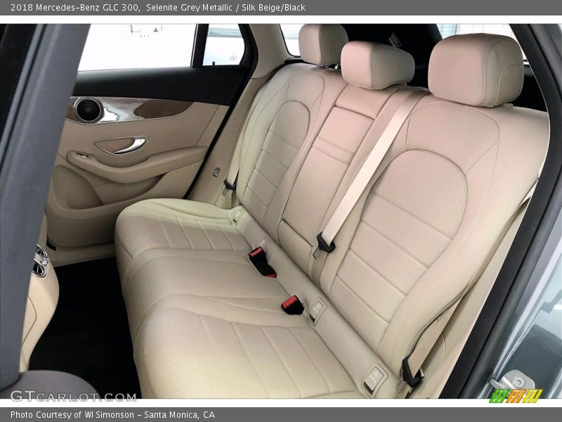 Selenite Grey Metallic / Silk Beige/Black 2018 Mercedes-Benz GLC 300