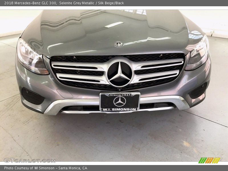 Selenite Grey Metallic / Silk Beige/Black 2018 Mercedes-Benz GLC 300