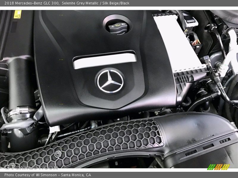 Selenite Grey Metallic / Silk Beige/Black 2018 Mercedes-Benz GLC 300