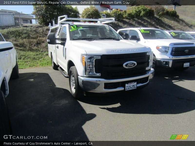 Oxford White / Medium Earth Gray 2017 Ford F350 Super Duty XL Regular Cab Chassis