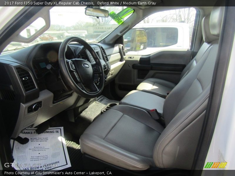 Oxford White / Medium Earth Gray 2017 Ford F350 Super Duty XL Regular Cab Chassis
