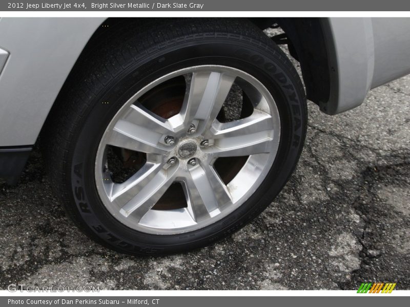 Bright Silver Metallic / Dark Slate Gray 2012 Jeep Liberty Jet 4x4