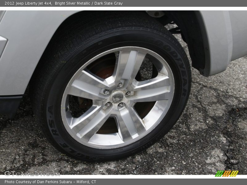 Bright Silver Metallic / Dark Slate Gray 2012 Jeep Liberty Jet 4x4
