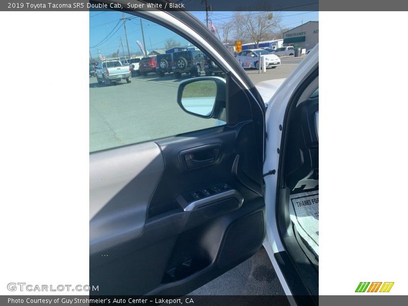 Super White / Black 2019 Toyota Tacoma SR5 Double Cab