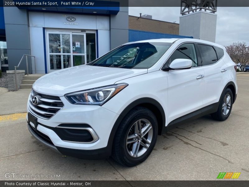 Front 3/4 View of 2018 Santa Fe Sport 