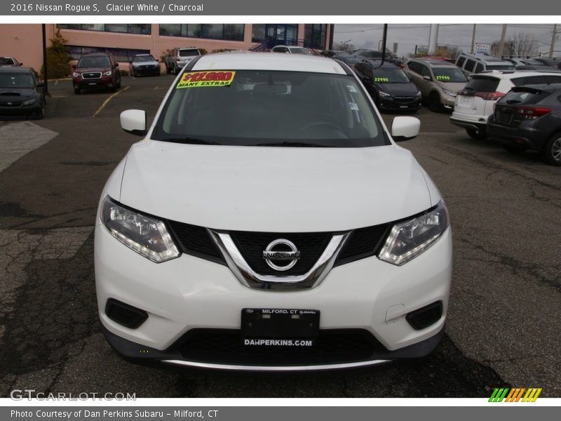 Glacier White / Charcoal 2016 Nissan Rogue S