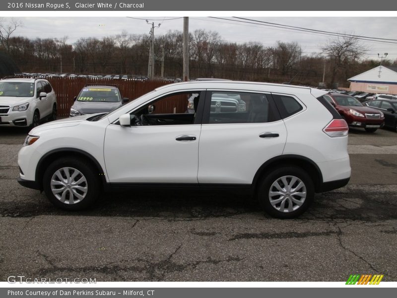 Glacier White / Charcoal 2016 Nissan Rogue S