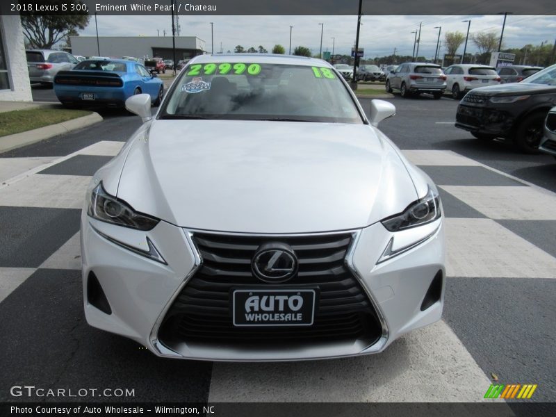 Eminent White Pearl / Chateau 2018 Lexus IS 300