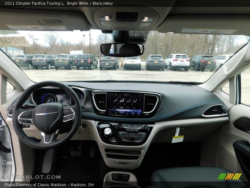 Bright White / Black/Alloy 2021 Chrysler Pacifica Touring L