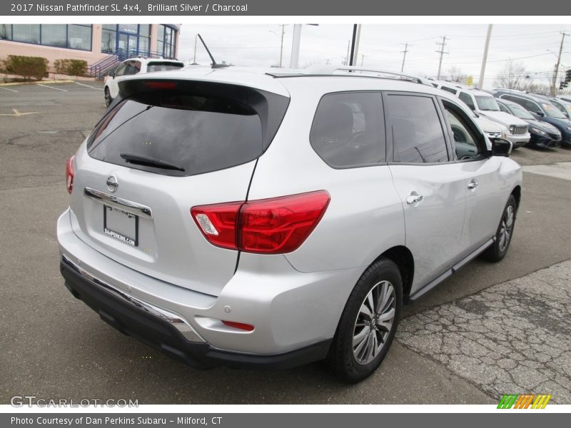 Brilliant Silver / Charcoal 2017 Nissan Pathfinder SL 4x4