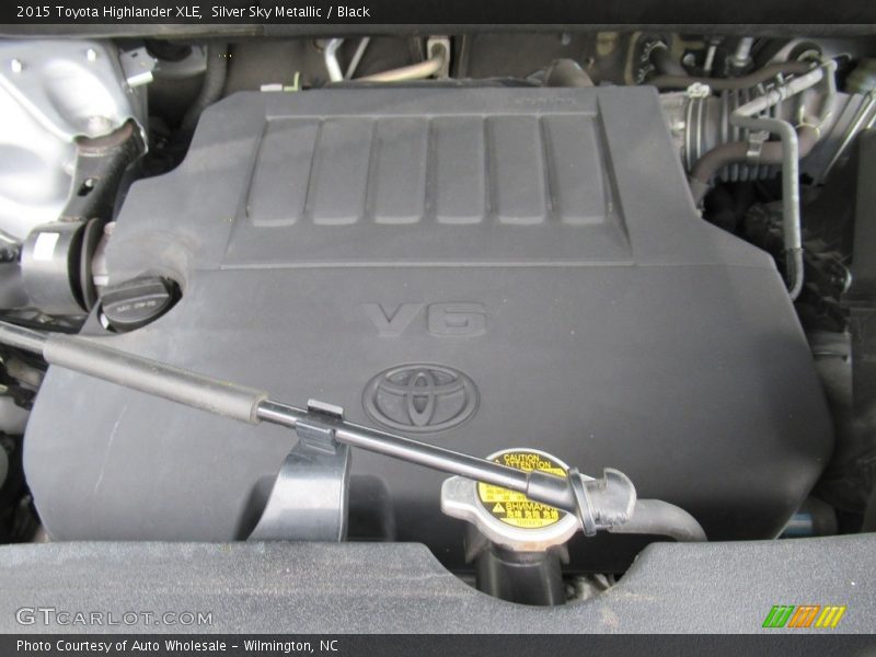 Silver Sky Metallic / Black 2015 Toyota Highlander XLE