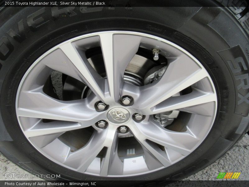 Silver Sky Metallic / Black 2015 Toyota Highlander XLE