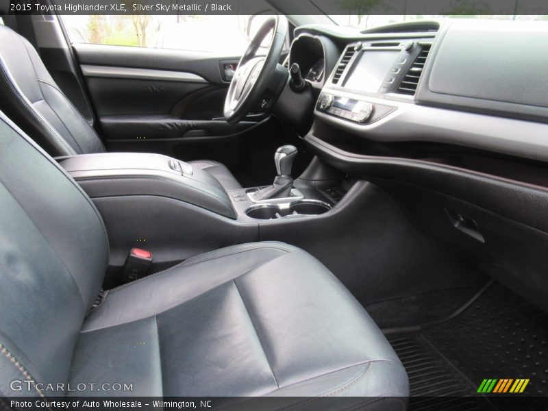 Silver Sky Metallic / Black 2015 Toyota Highlander XLE