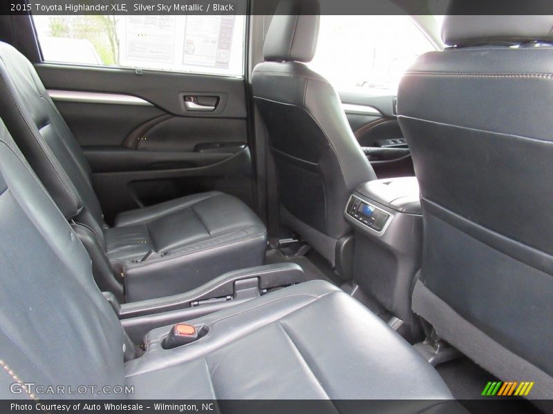 Silver Sky Metallic / Black 2015 Toyota Highlander XLE