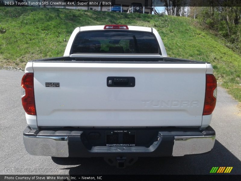 Super White / Black 2019 Toyota Tundra SR5 CrewMax 4x4