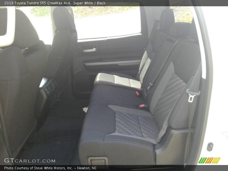 Super White / Black 2019 Toyota Tundra SR5 CrewMax 4x4