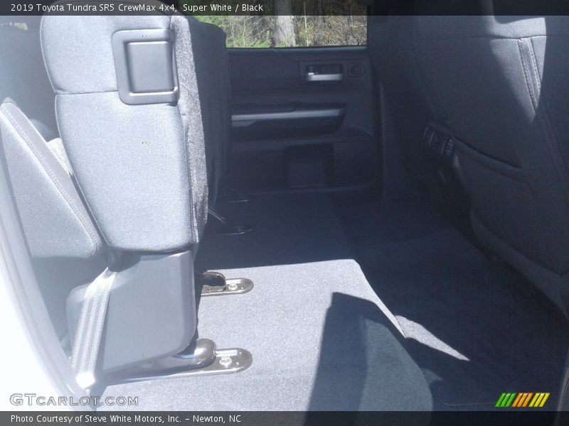 Super White / Black 2019 Toyota Tundra SR5 CrewMax 4x4