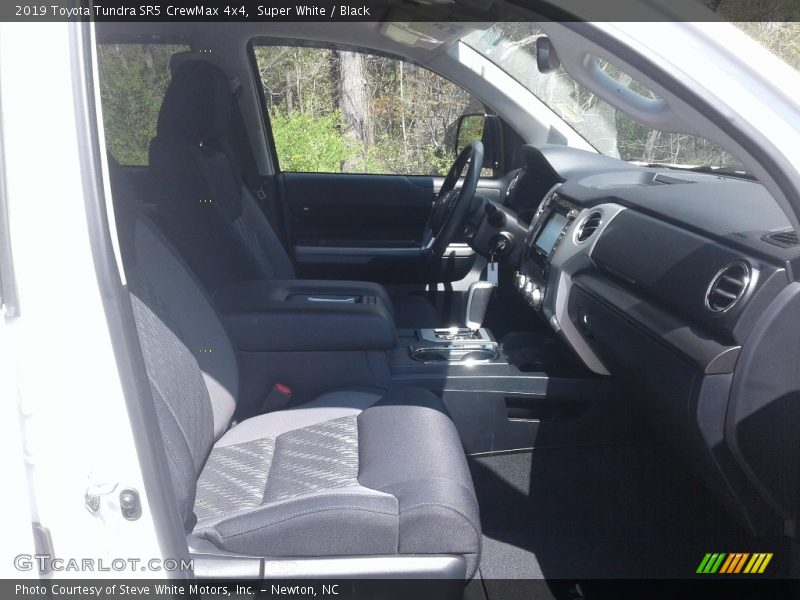 Super White / Black 2019 Toyota Tundra SR5 CrewMax 4x4