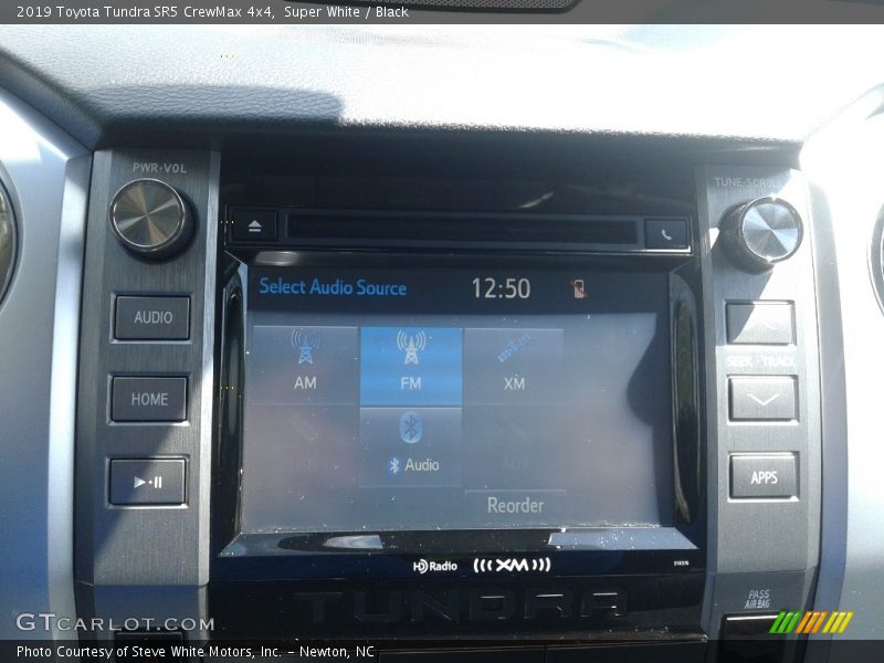 Super White / Black 2019 Toyota Tundra SR5 CrewMax 4x4