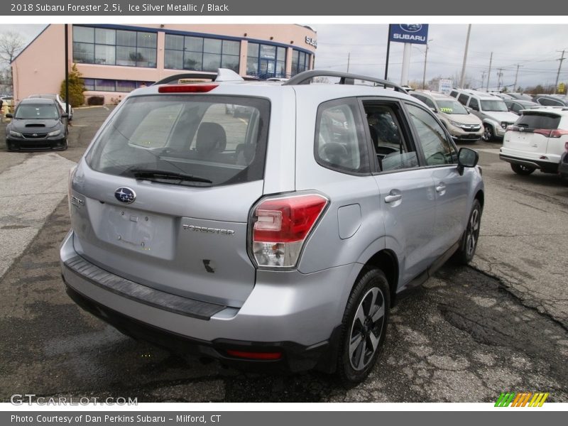 Ice Silver Metallic / Black 2018 Subaru Forester 2.5i