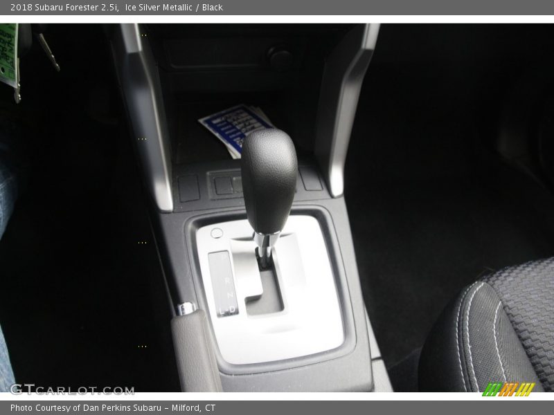 Ice Silver Metallic / Black 2018 Subaru Forester 2.5i